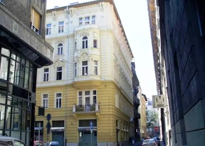 Central Design Home Budapest